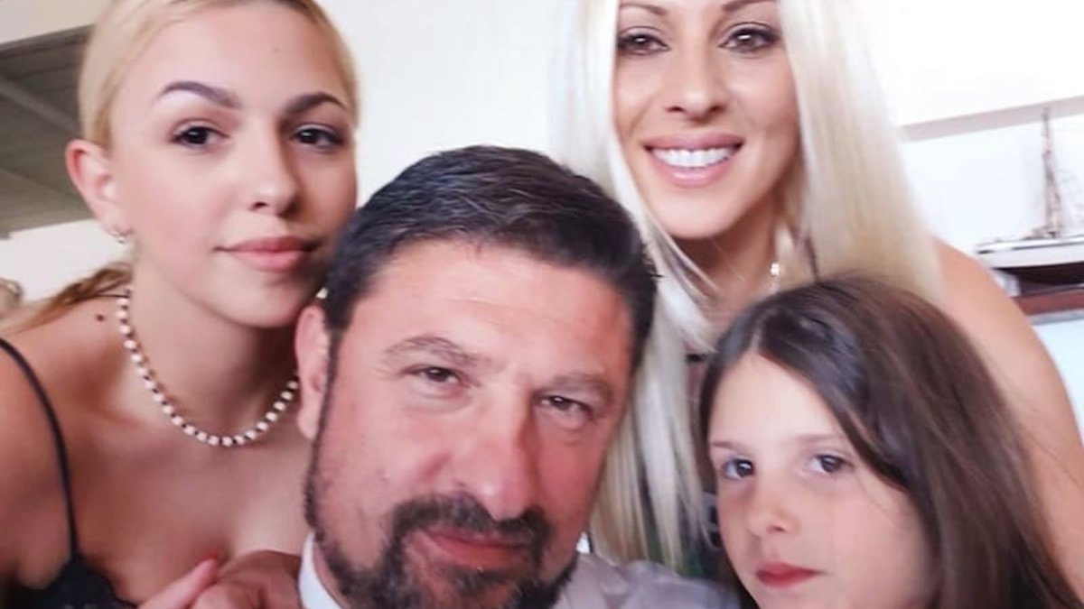 Νίκος Χαρδαλιάς: Σοκαριστικό βίντεο με την επίθεση στο μαγαζί της γυναίκας του – «Άνανδρα θρασίμια»