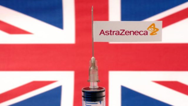 AstraZeneca: Τρεις περιπτώσεις εγκεφαλικού λόγω θρόμβωσης μετά από εμβολιασμό στη Βρετανία