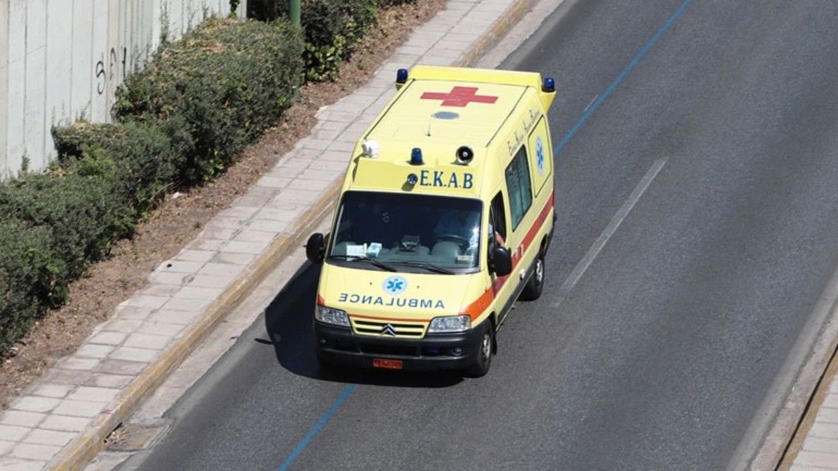 Σοβαρό τροχαίο στην Λεωφόρο Σουνίου – Σε κρίσιμη κατάσταση μια γυναίκα