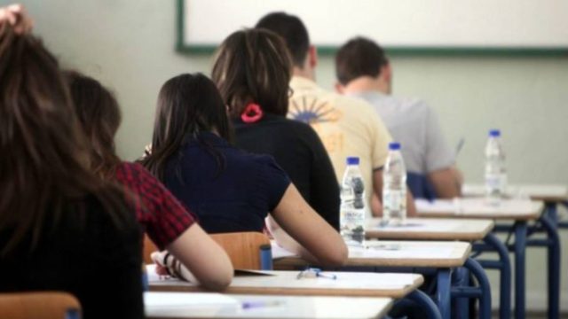 Κλείσιμο σχολών και μείωση εισακτέων σχεδιάζει η Κεραμέως