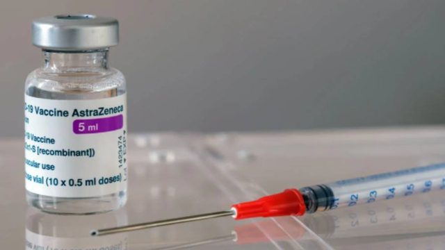 “Σκοτώνει” η AstraZeneca: Μετά τον θάνατο της 63χρονης στη Μυτιληνή, άλλες 3 περιπτώσεις εγκεφαλικού από θρόμβωση