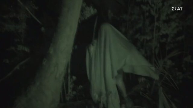 Survivor: Το “φάντασμα” Ντάφυ έκανε χαλάστρα σε Σάκη – Μαριαλένα! Διέκοψε τρυφερό τετ α τετ!