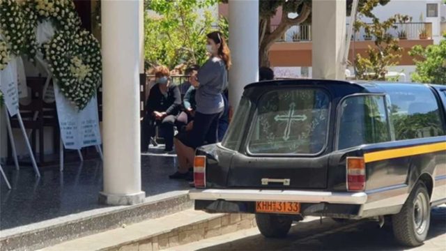 Έγκλημα στα Γλυκά Νερά: Σπαράζουν καρδιές στην κηδεία της Καρολάιν – Θλίψη και οδύνη στο τελευταίο της ταξίδι