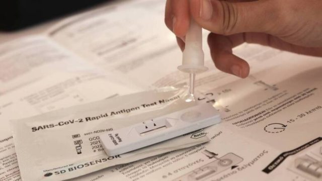 Self tests και από τα σούπερ μάρκετ εξετάζει η κυβέρνηση