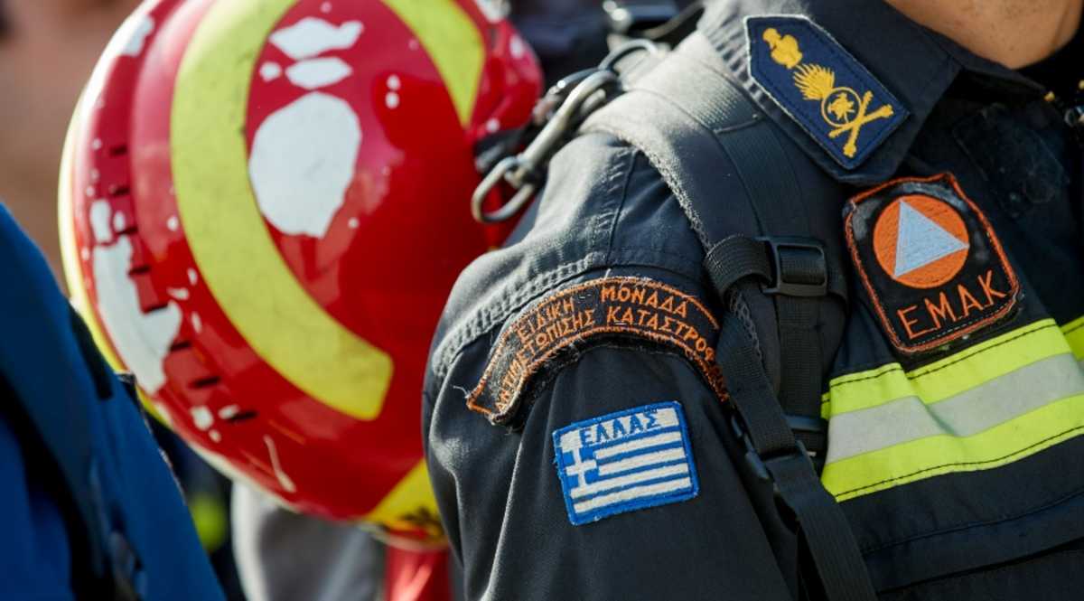 Το κάνουν αλλιώς… τους διώχνουν: Υποχρεωτικός ο εμβολιασμός για τα στελέχη της ΕΜΑΚ