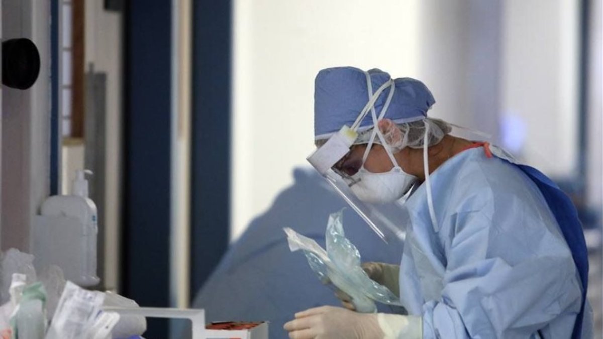 Κορωνοϊός: Εμβόλιο… κάθε χρόνο – Ανησυχία για τις παρενέργειες στους νέους