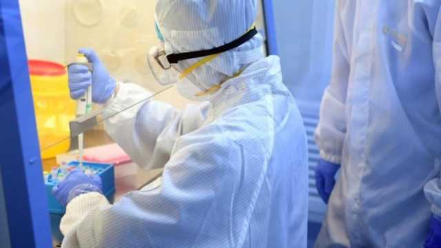 Κορωνοϊός: Η Κίνα επιμένει πως είναι απίθανο ο ιός να είναι εργαστηριακός