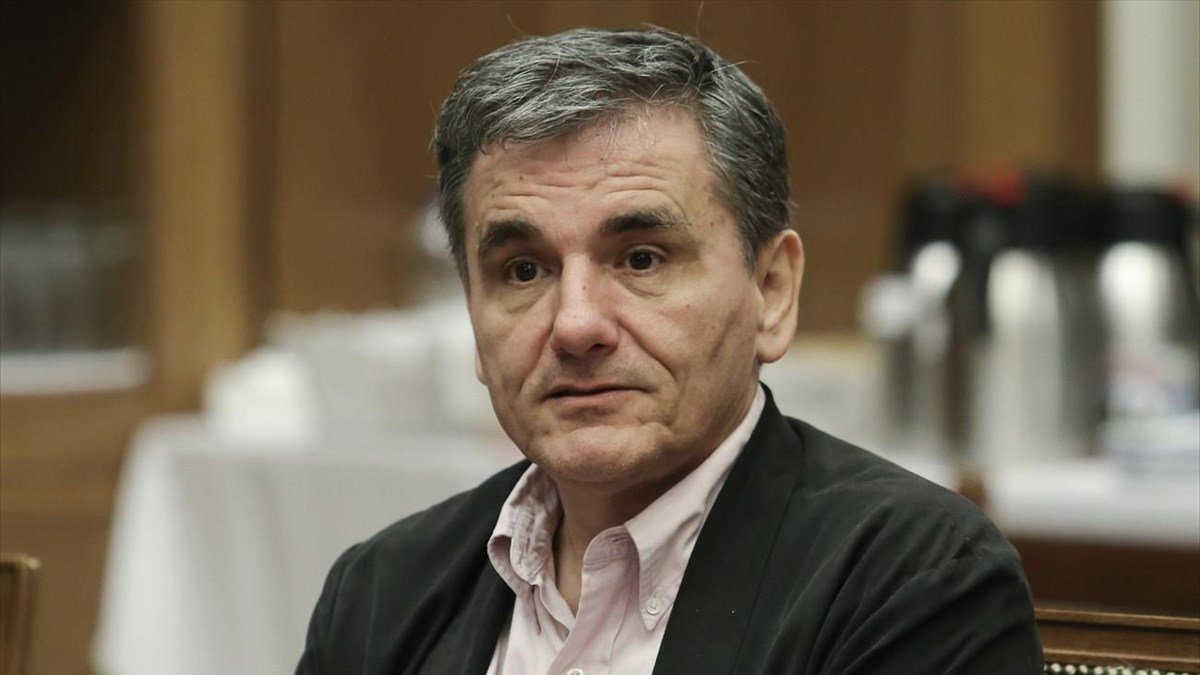 Σοκ για τον Ευκλείδη Τσακαλώτο: Άγνωστοι διέρρηξαν το γραφείο του