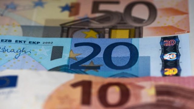 ΟΠΕΚΑ: Ξεκινούν οι πληρωμές – Ποιοι θα πάρουν χρήματα από αύριο 31/5