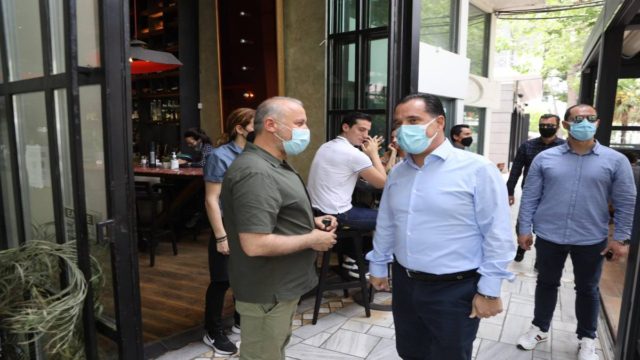 Γεωργιάδης: “Πρώτη μέρα της εστίασης και βλέπω παντού χαμόγελα και τήρηση των μέτρων”