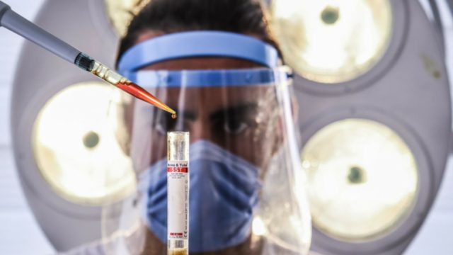 Κινδυνεύεις από την ινδική μετάλλαξη αν έχεις κάνει την πρώτη δόση εμβολίου; Αποκάλυψη!
