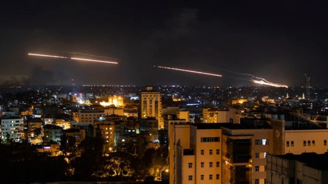 Μαίνεται η «κόλαση» σε Ισραήλ – Γάζα: Καταιγισμός από ρουκέτες – Πάνω από 70 οι νεκροί
