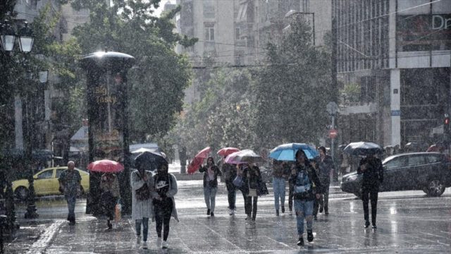 Καιρός: Πτώση θερμοκρασίας και τοπικές βροχές σήμερα (4/5) – Δείτε σε ποιες περιοχές