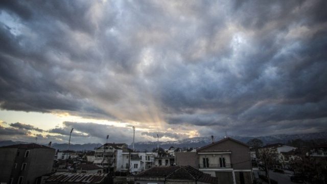 Αλλάζει ο καιρός σήμερα Κυριακή 9/5 – Πτώση της θερμοκρασίας και συννεφιά στην Αττική