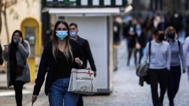 Ανοιχτά σούπερ μάρκετ, κομμωτήρια και καταστήματα την Κυριακή 9 Μαΐου
