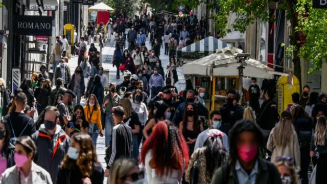 Ανοιχτά τα κατασήματα σήμερα Κυριακή (16/05) – Ποιες ώρες μπορείτε να ψωνίσετε