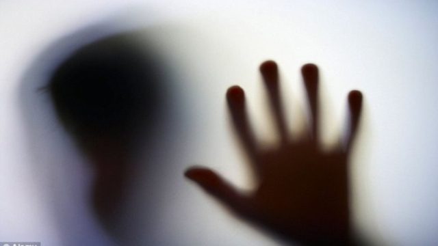Σοκ στο Ηράκλειο: 13χρονος βίασε συνομήλικη του και άρχισε να διακινεί το βίντεο