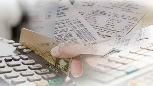 Ηλεκτρονικές αποδείξεις: Τι θα πληρώσουν όσοι δεν κάλυψαν το 30% – Ποιοι κερδίζουν από τις αλλαγές & ποιοι απαλλάσονται (Video)