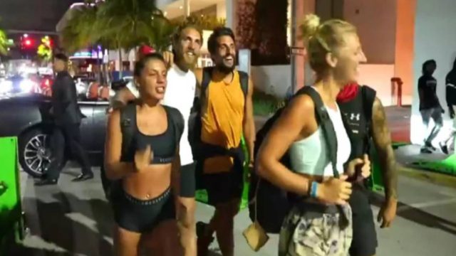 Survivor: «Πλακώθηκαν» στο Μαϊάμι – Ο Σάκης την… έπεσε στις τουρίστριες, τρελάθηκε η Μαριαλένα (ΒΙΤΝΕΟ)