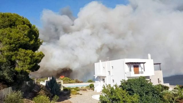 Λήξη συναγερμού: Υπό πλήρη έλεγχο η φωτιά στην Κορινθία – Σε ύφεση στη Μακρακώμη