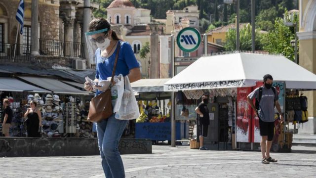 Νέα δήλωση “βόμβα” για την χρήση μάσκας – “Θα την φορούν και αυτοί που έχουν εμβολιαστεί”