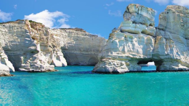Μήλος: Τα Διεθνή Μέσα της πλέκουν το εγκώμιο