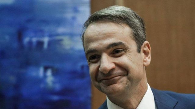 Μητσοτάκης: «Προστατεύουμε τους εργαζόμενους»