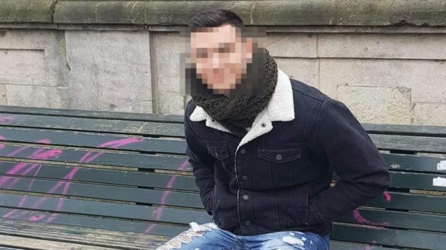 Νέα Σμύρνη: Αυτός είναι ο 22χρονος που κυνηγούσε την κοπέλα με το μόριό του έξω (photo)