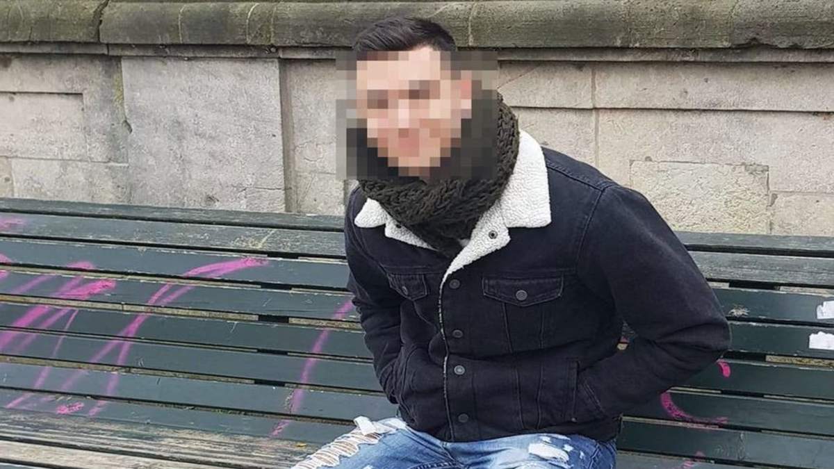 Νέα Σμύρνη: Αυτός είναι ο 22χρονος που κυνηγούσε την κοπέλα με το μόριό του έξω (photo)
