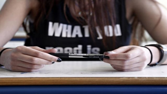 Πανελλαδικές Εξετάσεις: Με self test, μάσκες – Σεπτέμβριο οι “θετικοί”