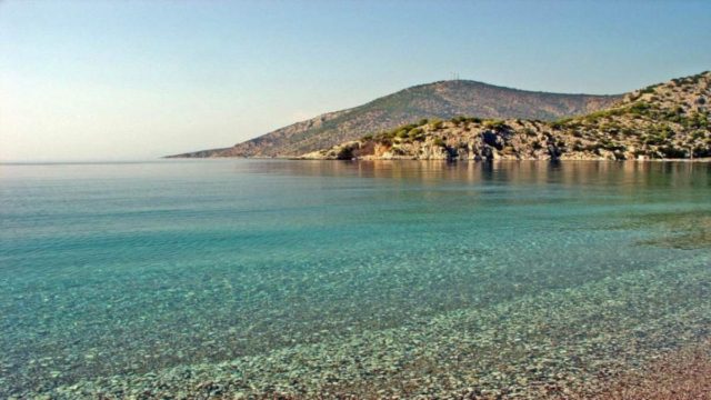 20 παραλίες στην Αττική: 7 ακατάλληλες,  7 υπέροχες και 6 ερημικές!