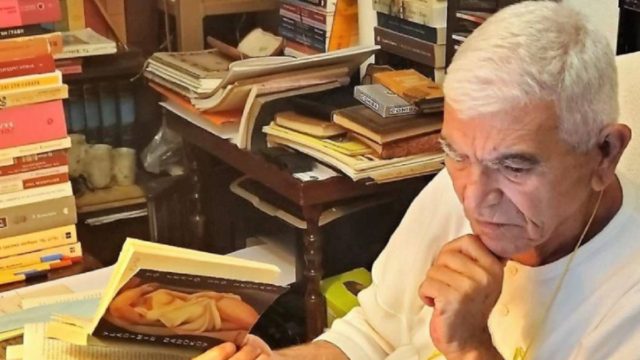 Πέθανε ο ποιητής και δημοσιογράφος Άγγελος Πετρουλάκης