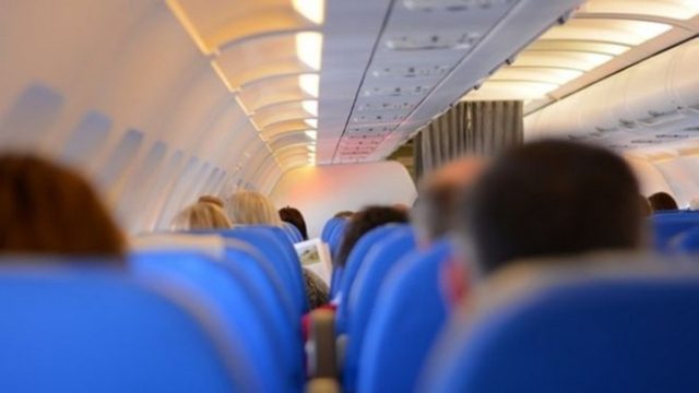 Πανικός σε πτήση Θεσσαλονίκη – Αθήνα: Σεξουαλική παρενόχληση σε αεροσυνοδό