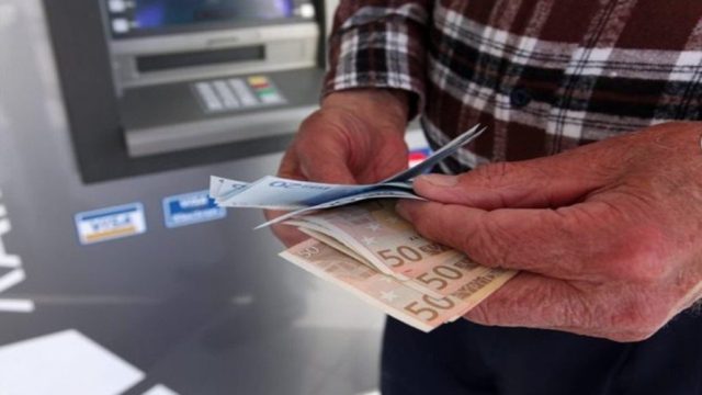 Συντάξεις Ιουνίου: Νέα πληρωμή σήμερα (28/5) – Πληρώνονται οι συνταξιούχοι αναδρομικών με 30ετία και άνω – 78 ευρώ η μέση αύξηση στο Δημόσιο