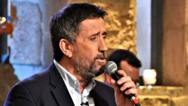Απωθημένο του Σπύρου Παπαδόπουλου – Οι 4 τραγουδίστριες που δεν πήγαν ποτέ στο «Στην υγειά μας»
