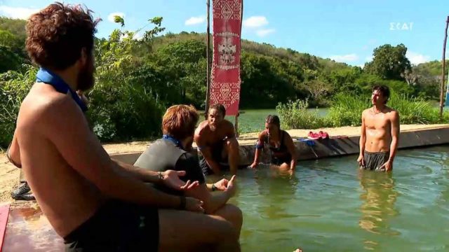 Survivor 4: Στα «μαχαίρια» η μπλε ομάδα μετά την ξεφτίλα – «Είμαστε για τα πανηγύρια»
