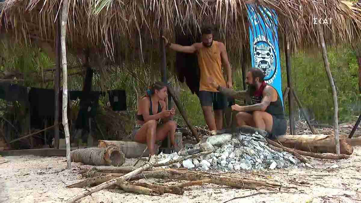 Survivor 4: Το πήγαν… σε άλλο επίπεδο – Η Μαριαλένα κυκλοφορεί με το μποξεράκι του Σάκη