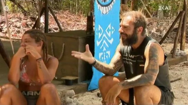 Survivor 4: Ο Τριαντάφυλλος… γλέντησε τον Ασημακόπουλο – «Τι έγινε ρε; Σου έριξε δύο μπαλάκια ο παππούς;»