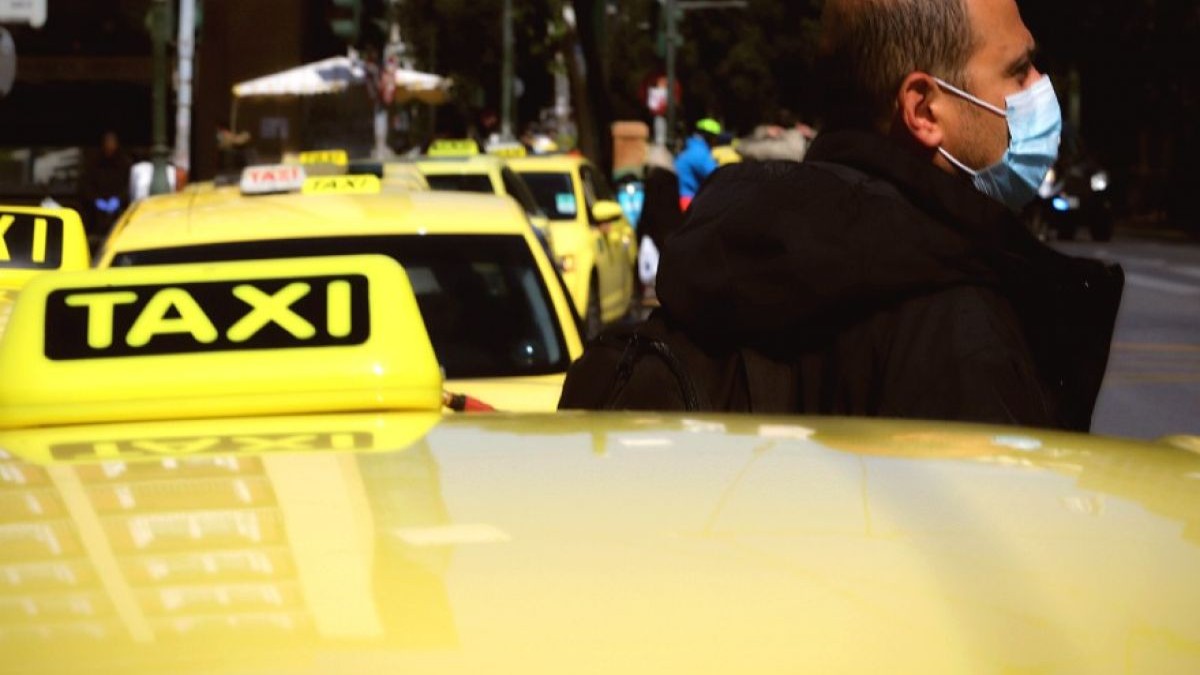 Πόσα άτομα επιτρέπονται σε αυτοκίνητα και ταξί – Τι αλλάζει από σήμερα
