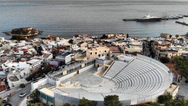 Άρση μέτρων: Ανοίγουν σήμερα τα θέατρα σε ανοικτούς χώρους – Τι θα γίνει με την μουσική στα μαγαζιά;