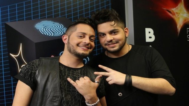 Άλεξ & Θάνος Παϊτέρης κλέβουν τις εντυπώσεις στο «Στην Υγειά μας»