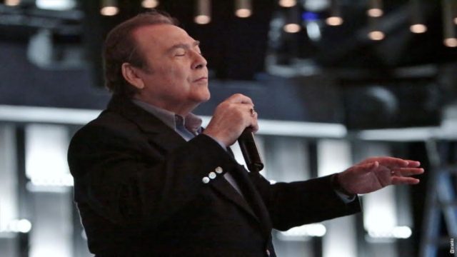 Δύσκολες ώρες για τον Τόλη Βοσκόπουλο – Το χρόνιο αναπνευστικό πρόβλημα και η νοσηλεία του (Video)