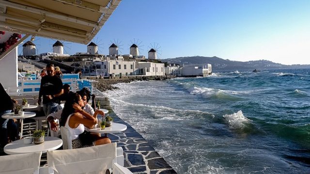 Τουρισμός: Η Ελλάδα θέτει σε ισχύ το πράσινο διαβατήριο – Το μεγάλο στοίχημα για την υποδοχή των τουριστών!