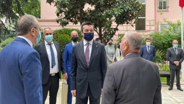 Θεσσαλονίκη: Προκλητικός ο Τούρκος υφυπουργός Εξωτερικών – Έκανε λόγο για απαράδεκτες πιέσεις στην τουρκική κοινότητα (Video)