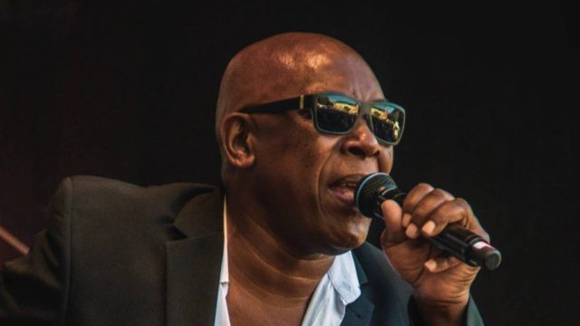 Πέθανε από κορωνοϊό ο τραγουδιστής των Milli Vanilli, Τζον Ντέιβις