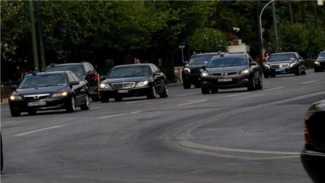 Έφτασε στην Αθήνα ο Τσαβούσογλου – Οι πρώτες εικόνες