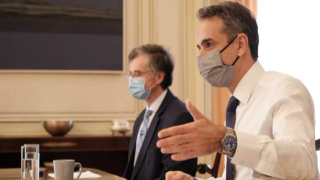 Έκτακτο μήνυμα Μητσοτάκη – Τσιόδρα: “Δεν έχουμε ξεμπερδεύσει με την πανδημία – Φόβος για τις μεταλλάξεις”