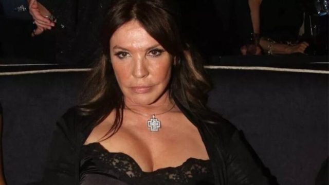 «Πυροβολεί» την Βάνα Μπάρμπα για την στήριξη στον Φιλιππίδη με ατάκα δική της