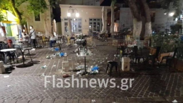 Κορωνοπάρτι στην κεντρική πλατεία των Χανιών