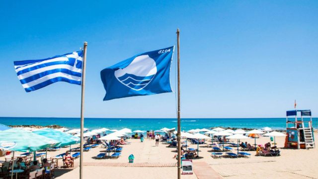 Παραλίες Αττικής: Προσοχή σε αυτές δεν κολυμπάμε ούτε για αστείο – Οι πλέον κατάλληλες είναι με γαλάζια σημαία